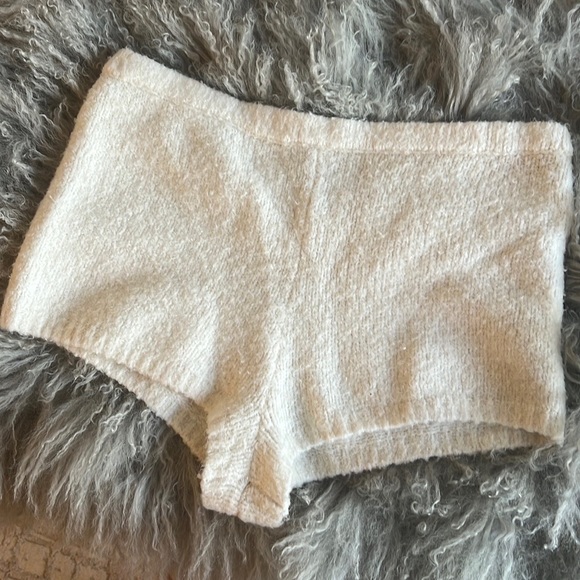Victoria's Secret Sherpa Cheeky Lounge Shorts - Picture 2 of 5